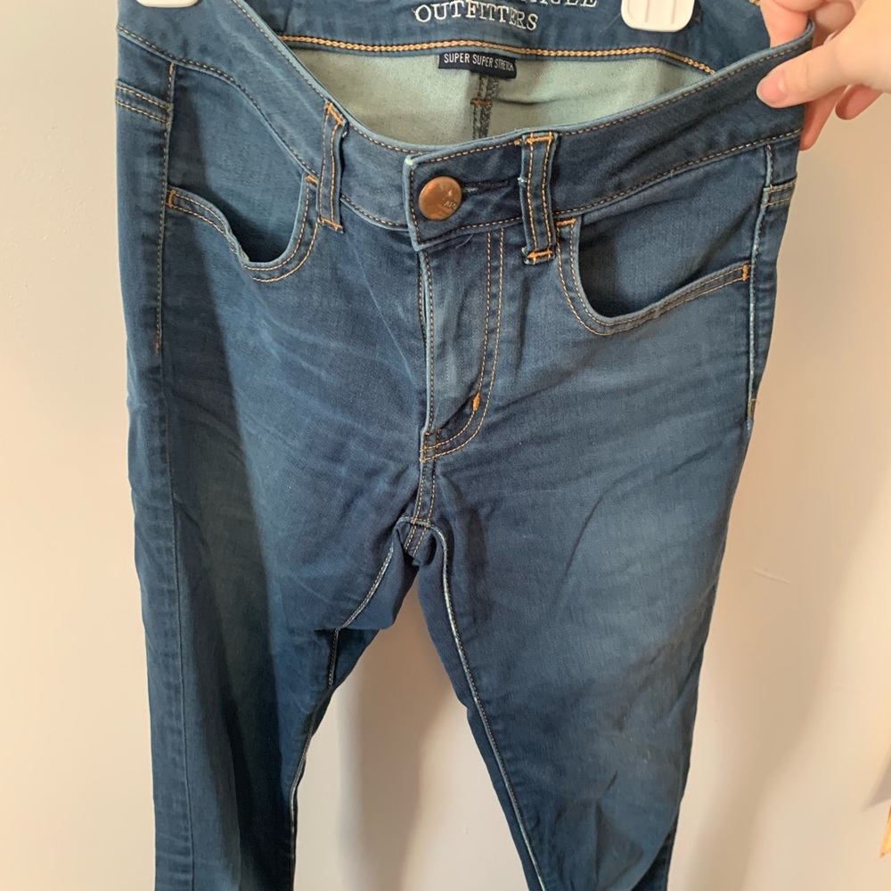American eagle jeggings size 4 with one small blue stain but very unnoticeable